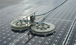 Das PV-Reinigungssystem PV-Spin kommt im April 2011 auf den Markt.