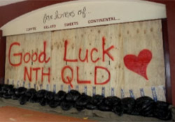 Good Luck Queensland - solche Botschaften finden Sie in Queensland dieser Tage an vielen Ecken